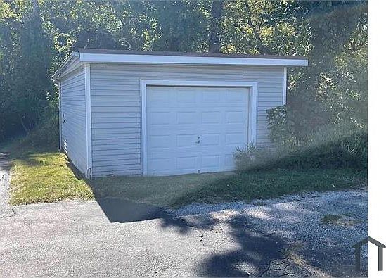 2nd image of 5742 Higgins Ave