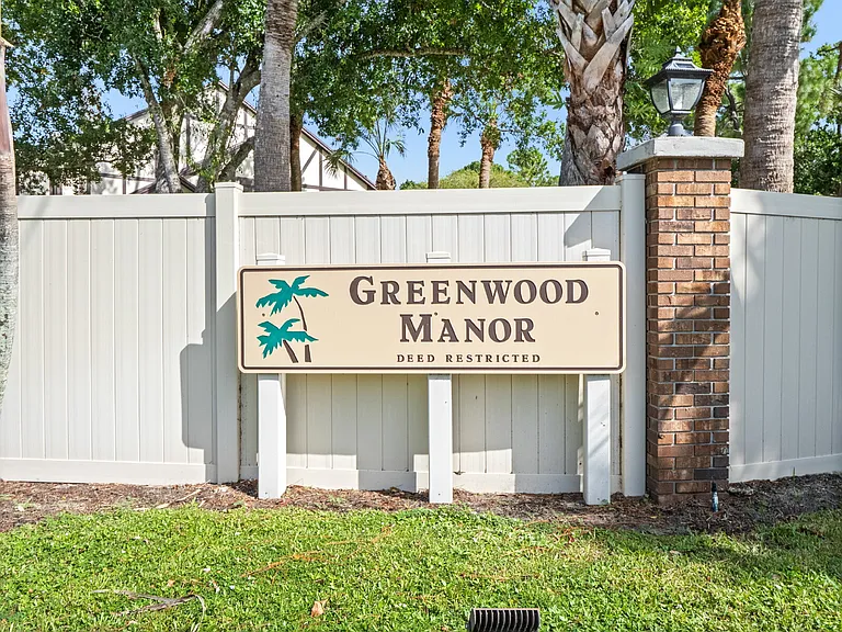 751 Greenwood Manor Cir — Photo 23