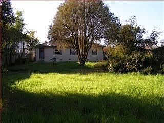 4th image of 410 Dakota Ave