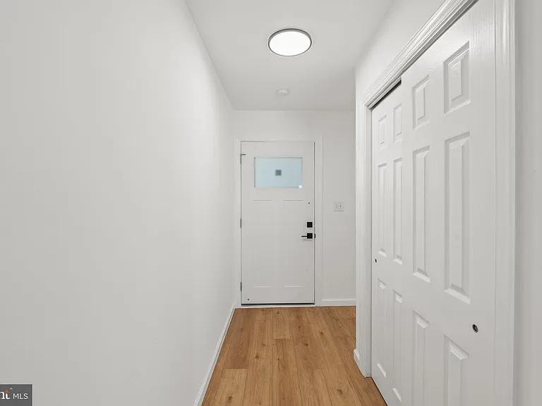 29 Hinsdale Ln — Photo 16