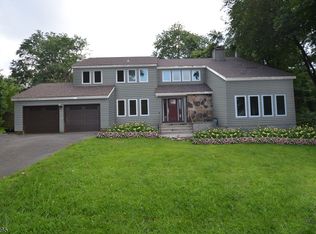 11 Apple Tree Ln, Landing, NJ 07850