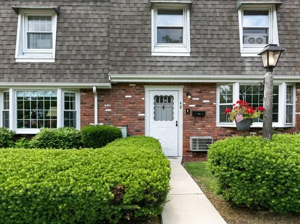 48 Queensboro Ct, Norwood, MA 02062