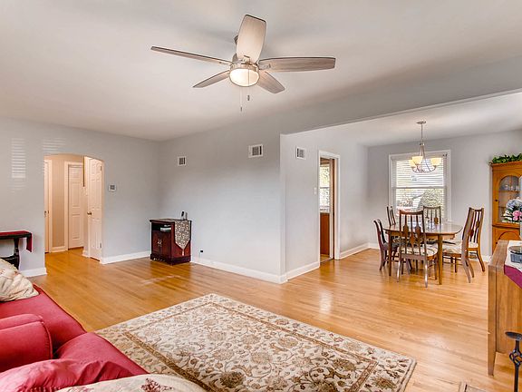 4th image of 10316 Bond St