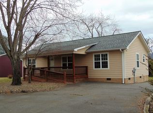 30 Mooreview Homes Rd, Hayesville, NC 28904