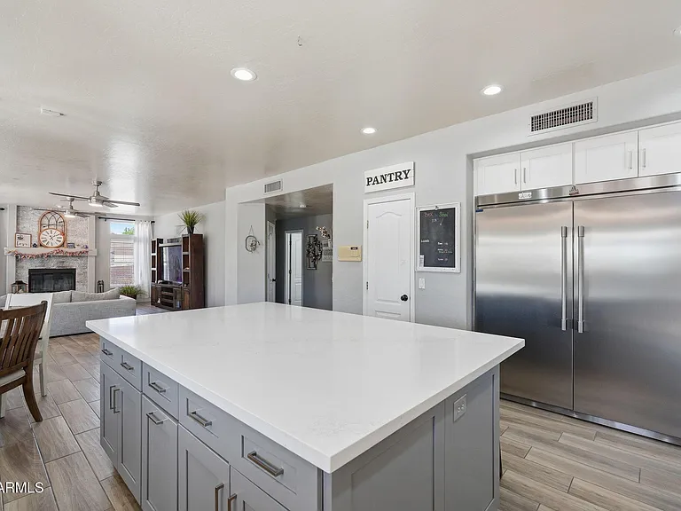 2575 E Drake St — Photo 16