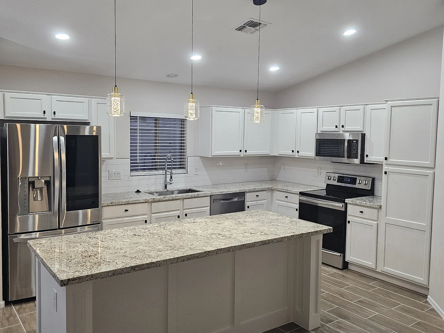 4 bed, 1780 sqft, $2,500 — Photo 4