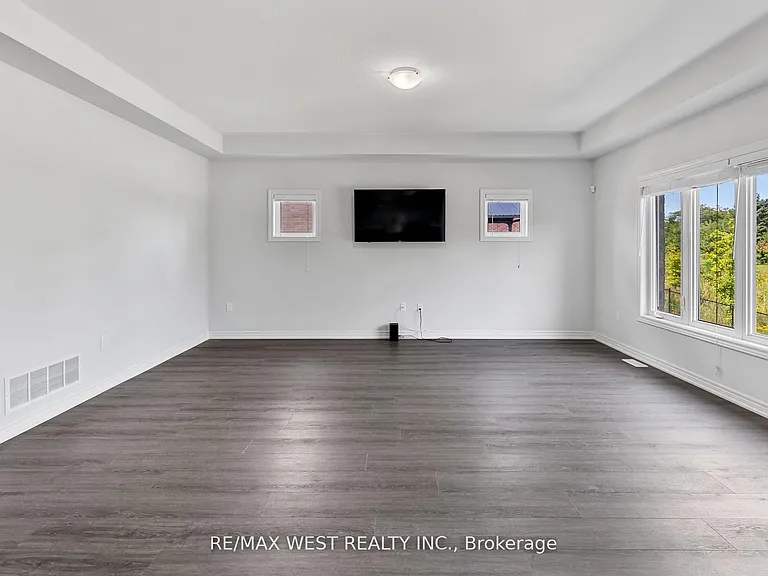 3602 Carolina Ct — Photo 32