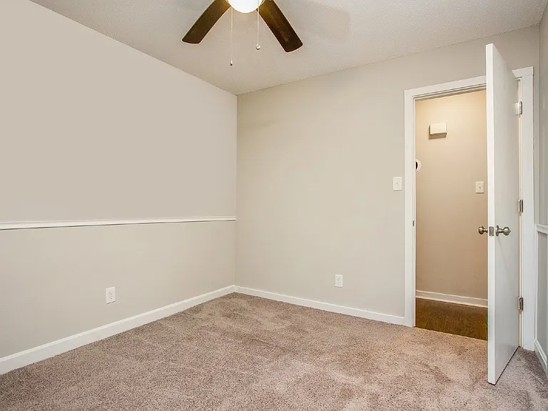 4616 Pine Needle Ct — Photo 12