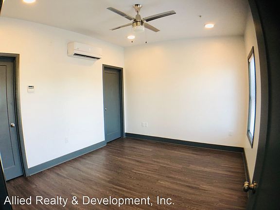 2nd image of 922 23rd Ave E Unit 122