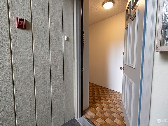 4th image of 1735 Park Avenue #B203