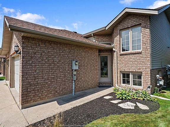 4th image of 11824 Boulder Cres