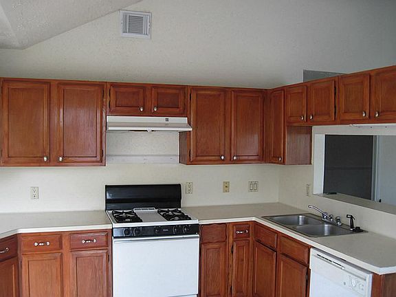 5th image of 17503 Waverly Grove Dr