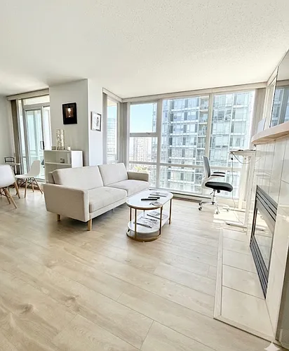 1077 Marinaside Cres #1078 Photo 1
