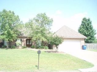 2166 W Gabriel Sq, Lake Charles, LA 70611