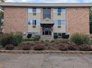 722 W Kilgore Rd APT 104, Kalamazoo, MI 49008