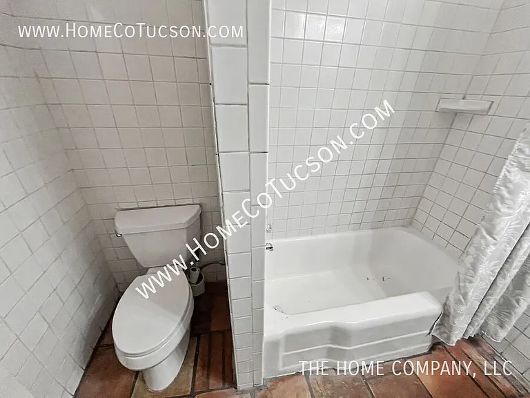 4564 E Seneca St — Photo 18