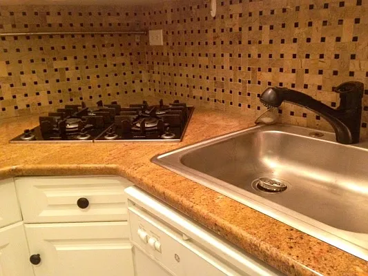 Rented by WIRE International Realty | media 18