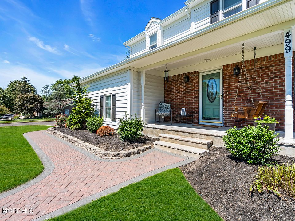 1st image of 499 Hemlock Hill Drive