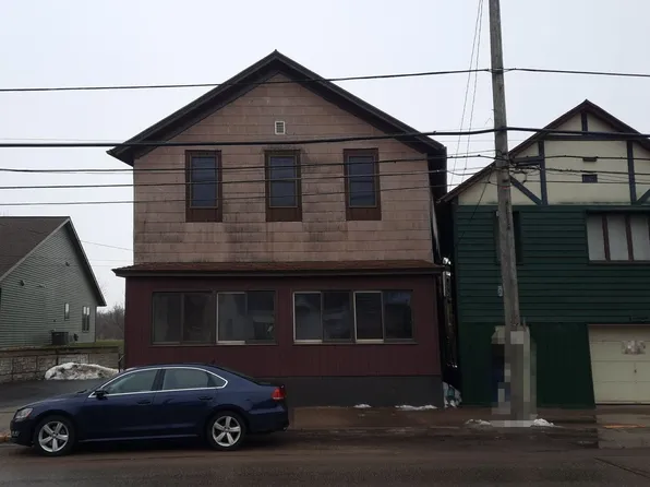 39 N Shore Dr, Fountain City, WI 54629