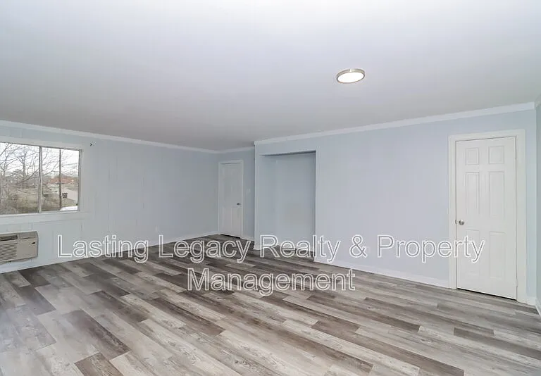 2325 15th St NE — Photo 7