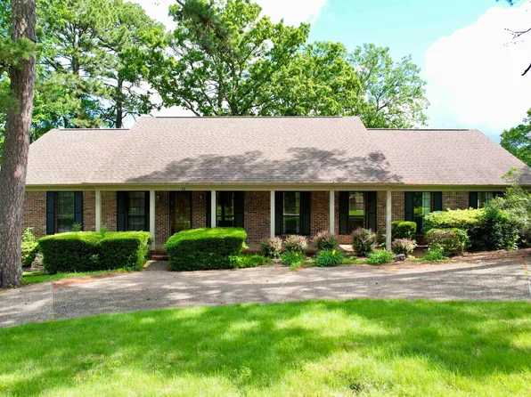 38 Saint Andrews Dr, Little Rock, AR 72212