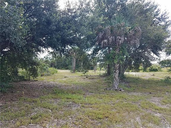 3rd image of 19518 NW 242nd St