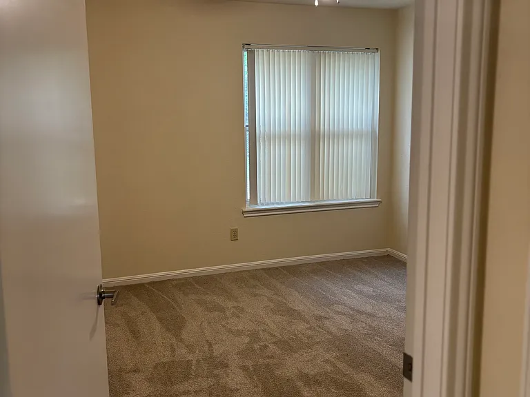 11614 Inga Ln — Photo 5