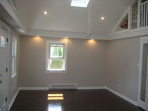4th image of 39 Lakeview Ave