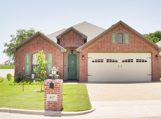 617 Golden Ct, Mc Gregor, TX 76657