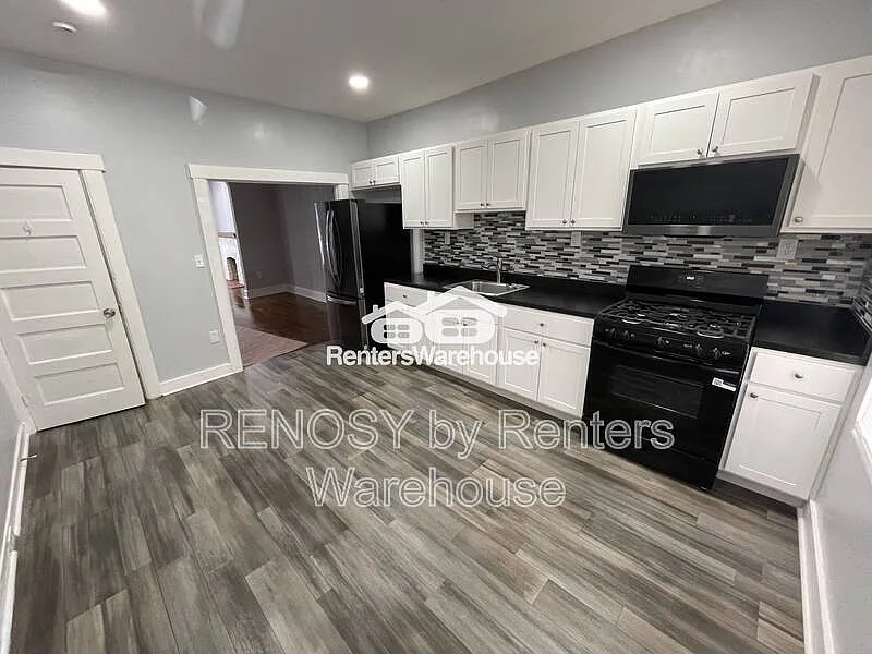 Building Photo - 2125 Cliftwood Ave
