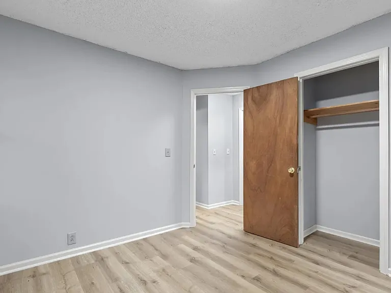 3972 Sullivan St — Photo 8