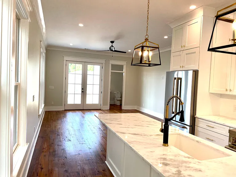 549 E Gwinnett St — Photo 4