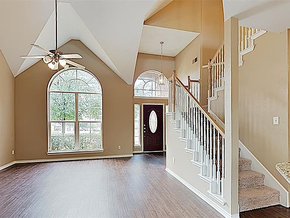 2nd image of 7037 Hedgebrook Dr
