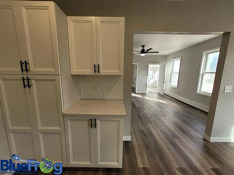 631 W 10th Ave — Photo 4