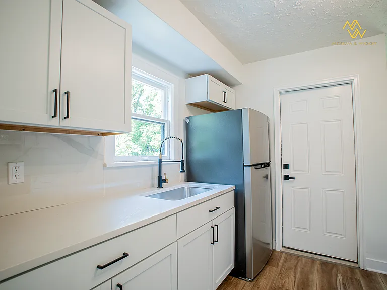 3938 Myrtle Ave — Photo 12