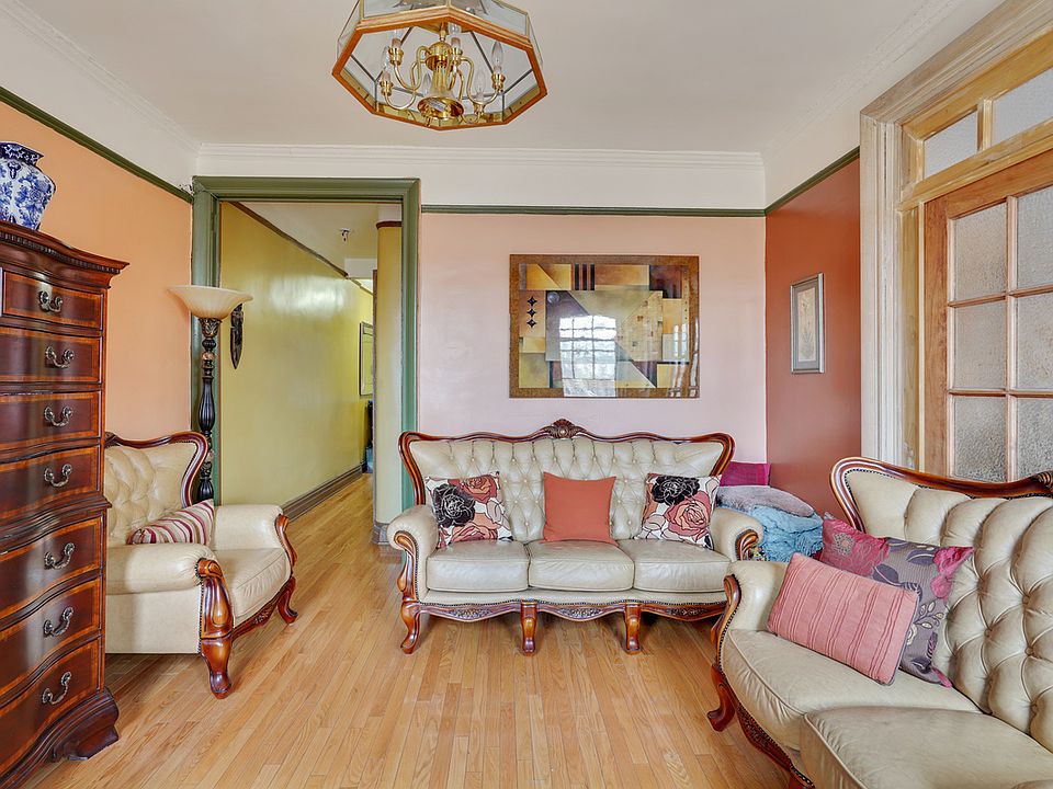 1st image of 110 Cambridge Pl APT 4A