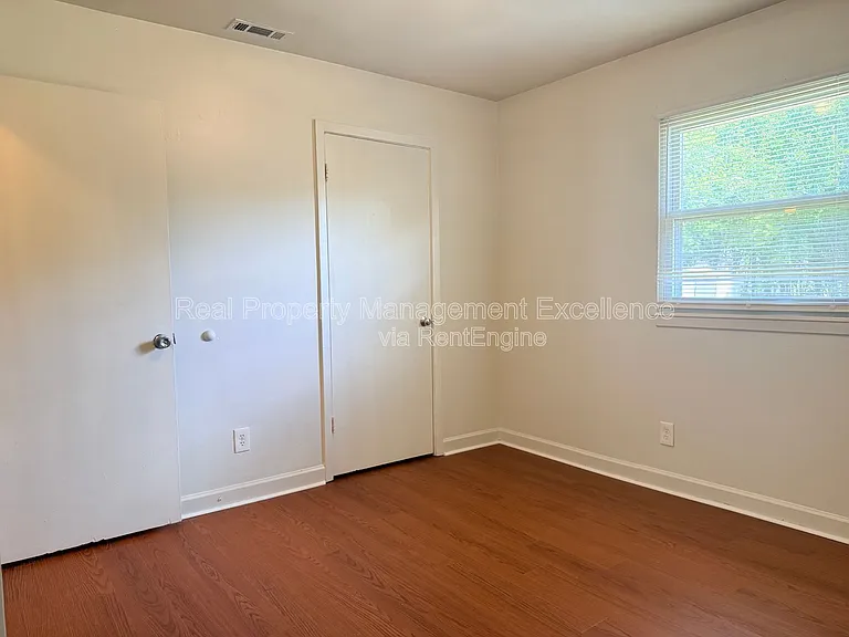 419 Walton St — Photo 28