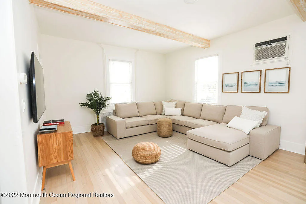 3 bed, 1536 sqft, $3,200 — Photo 1