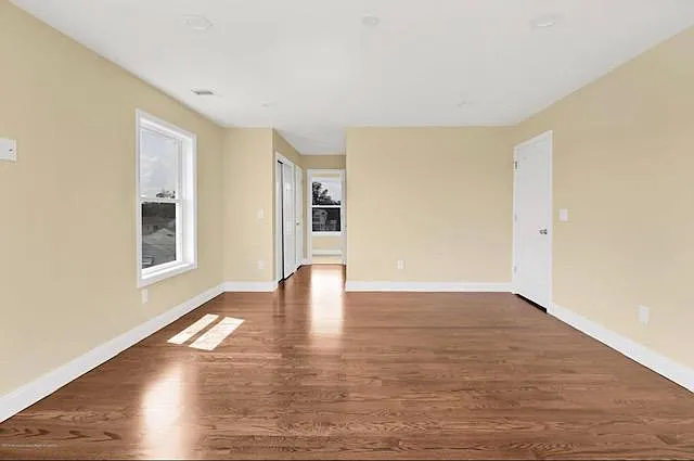 805 Saint Johns Ave — Photo 14