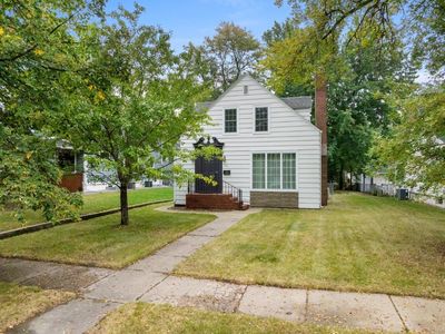 211 9th St SE, Minot, ND, 58701
