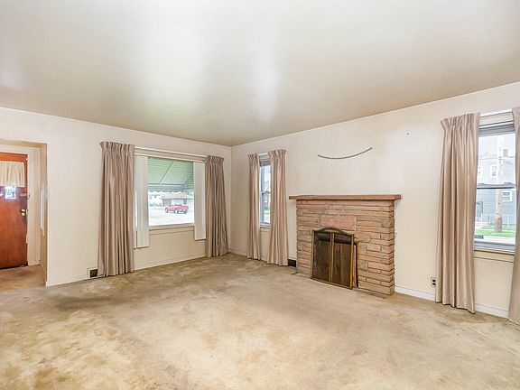 5th image of 4901 Carey St