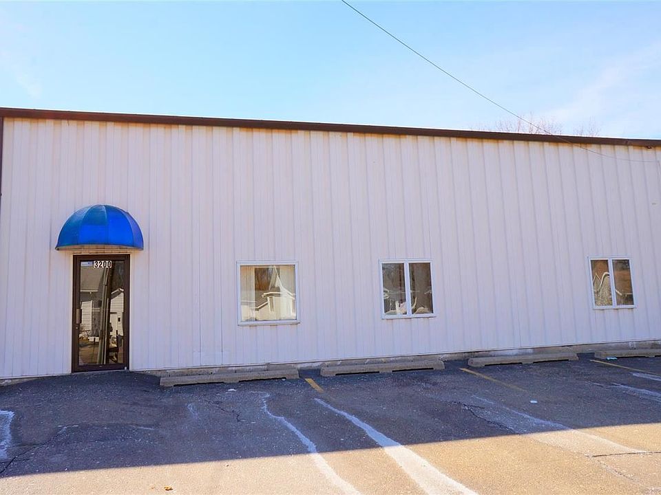 1st image of 3200 Wildwood Ave #1