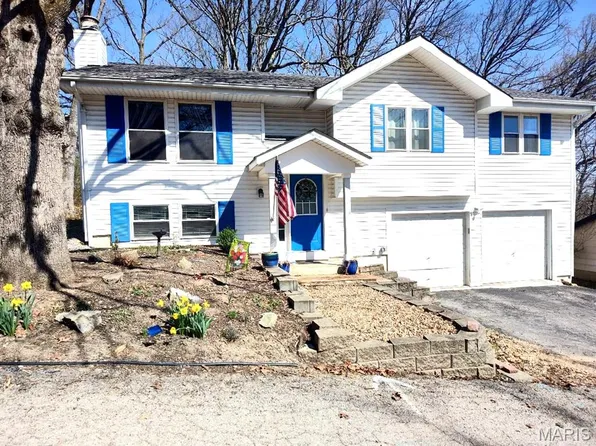 18 Muir St, Eureka, MO 63025