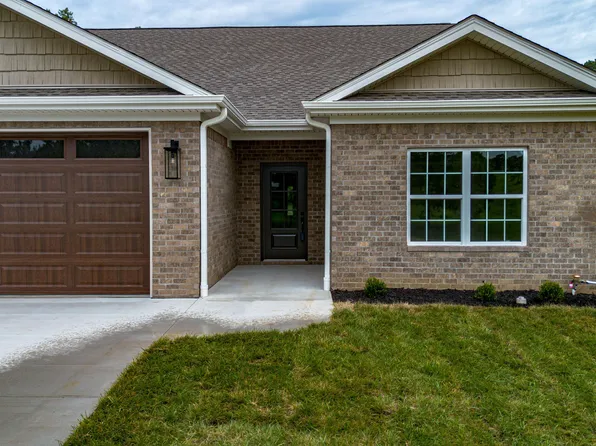 160 Hidden Valley Dr, Paducah, KY 42003