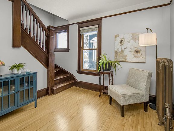 4th image of 826 Blair Ave