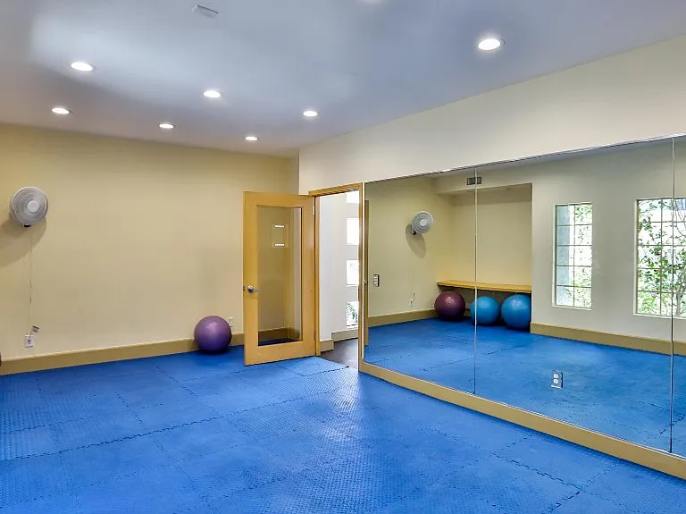8889 Caminito Plaza Centro #7128 — Photo 27