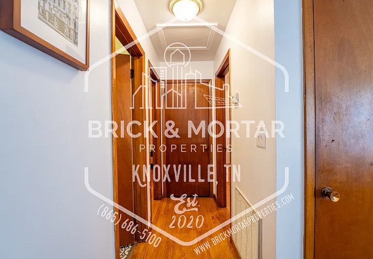 2407 Holbrook Dr — Photo 12