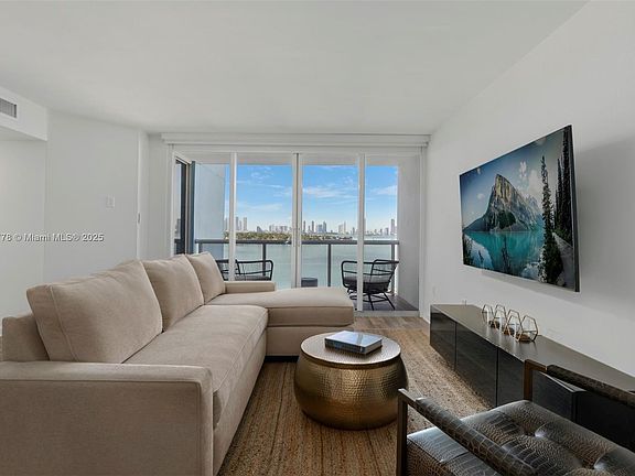 5th image of 1800 Sunset Harbour Dr #1208