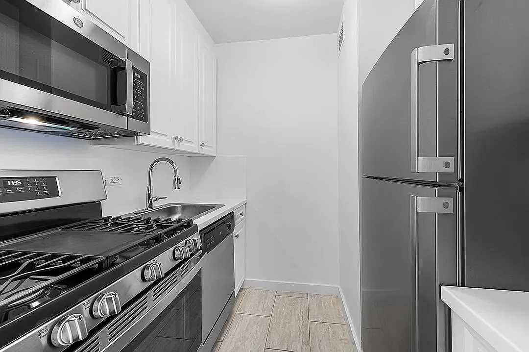 211 East 70th Street — Photo 4