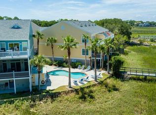 81 Sandbar Ln, Folly Beach, SC 29439